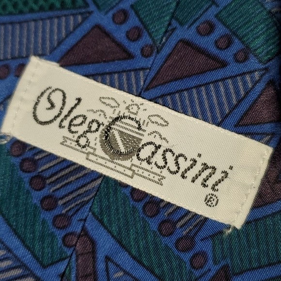 Blue, Red, Cream Patterned Tie New - Picture 5 of 6